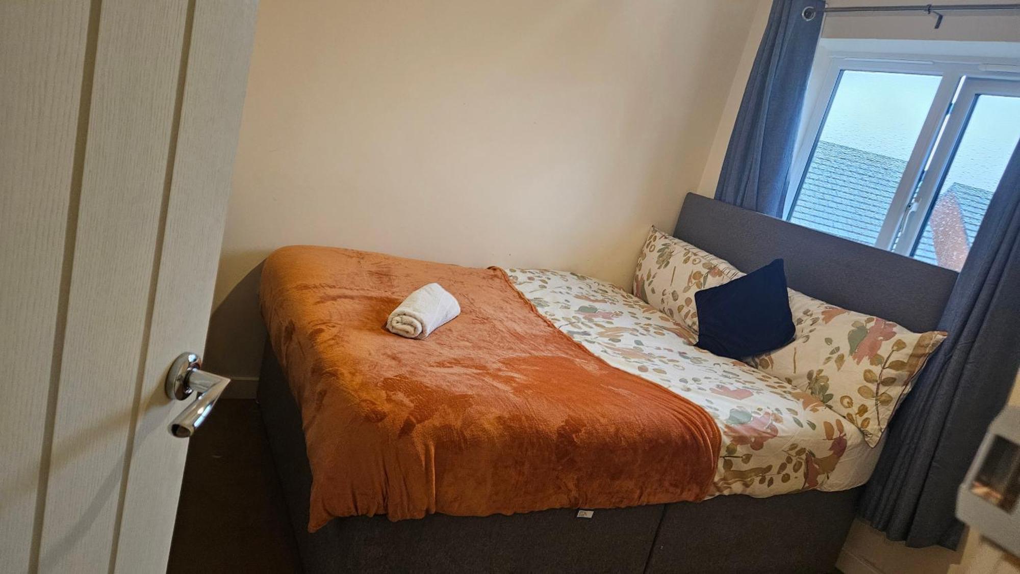 Immaculate 3 Bedroom Property. นอตติงแฮม ภายนอก รูปภาพ